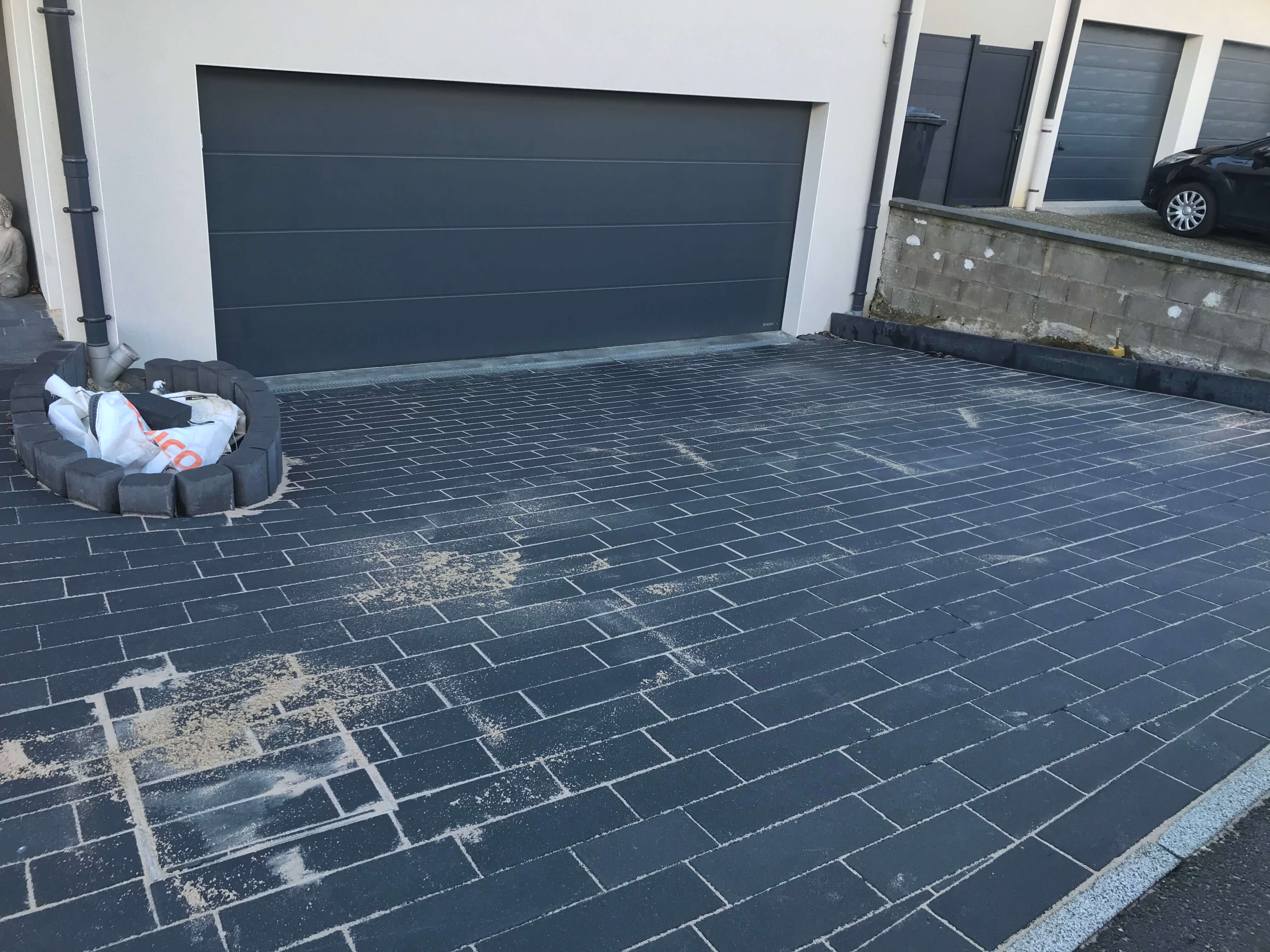 Entrée de garage en pabé Agora
