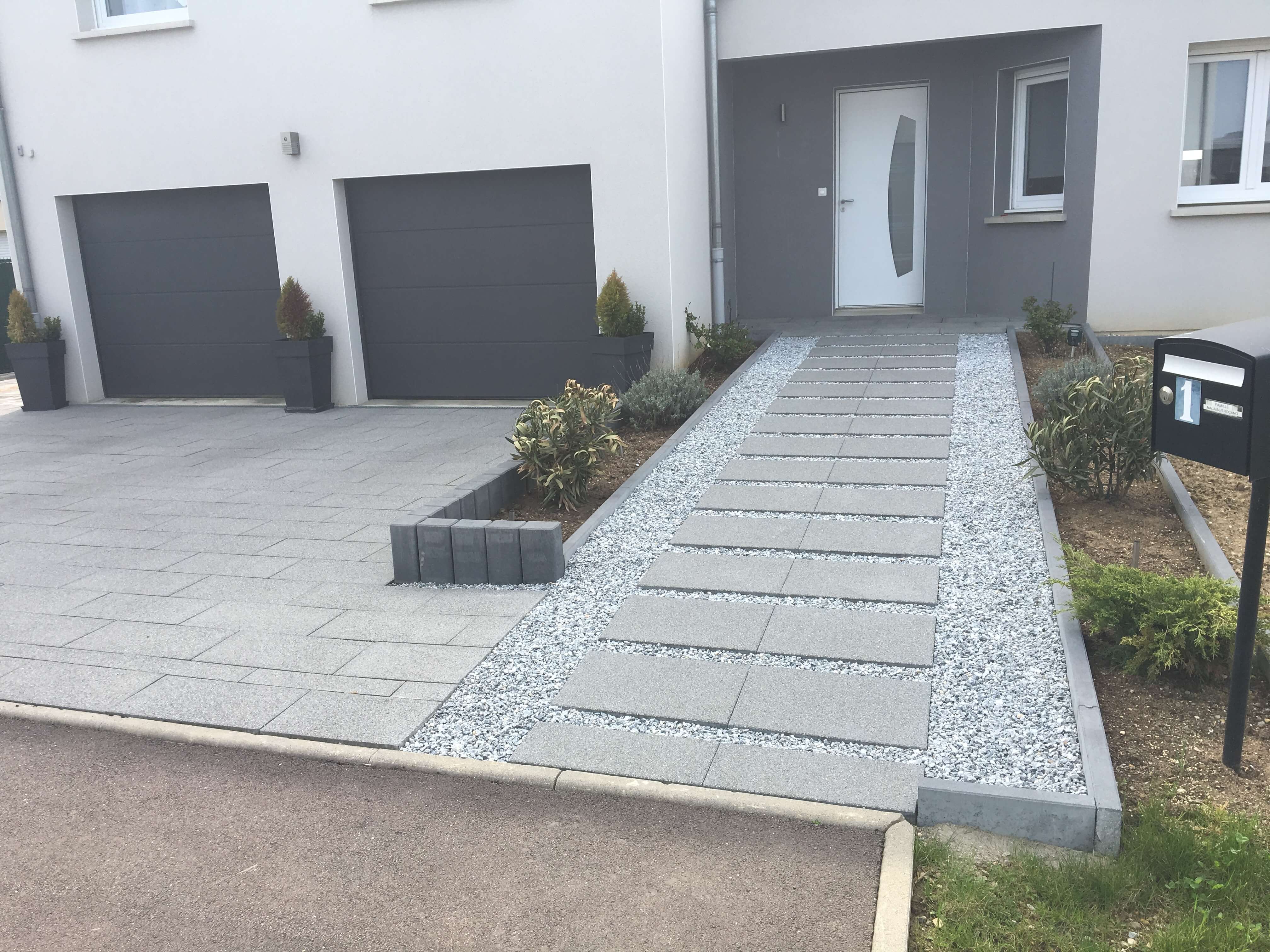Entrée de garage et allée principale en pavé Grandezza